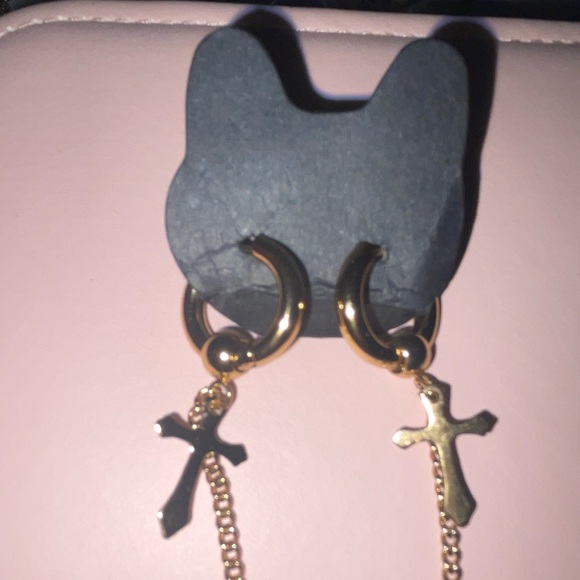 Mega Earrings in gold cross chain mini hoops - Picture 8 of 9